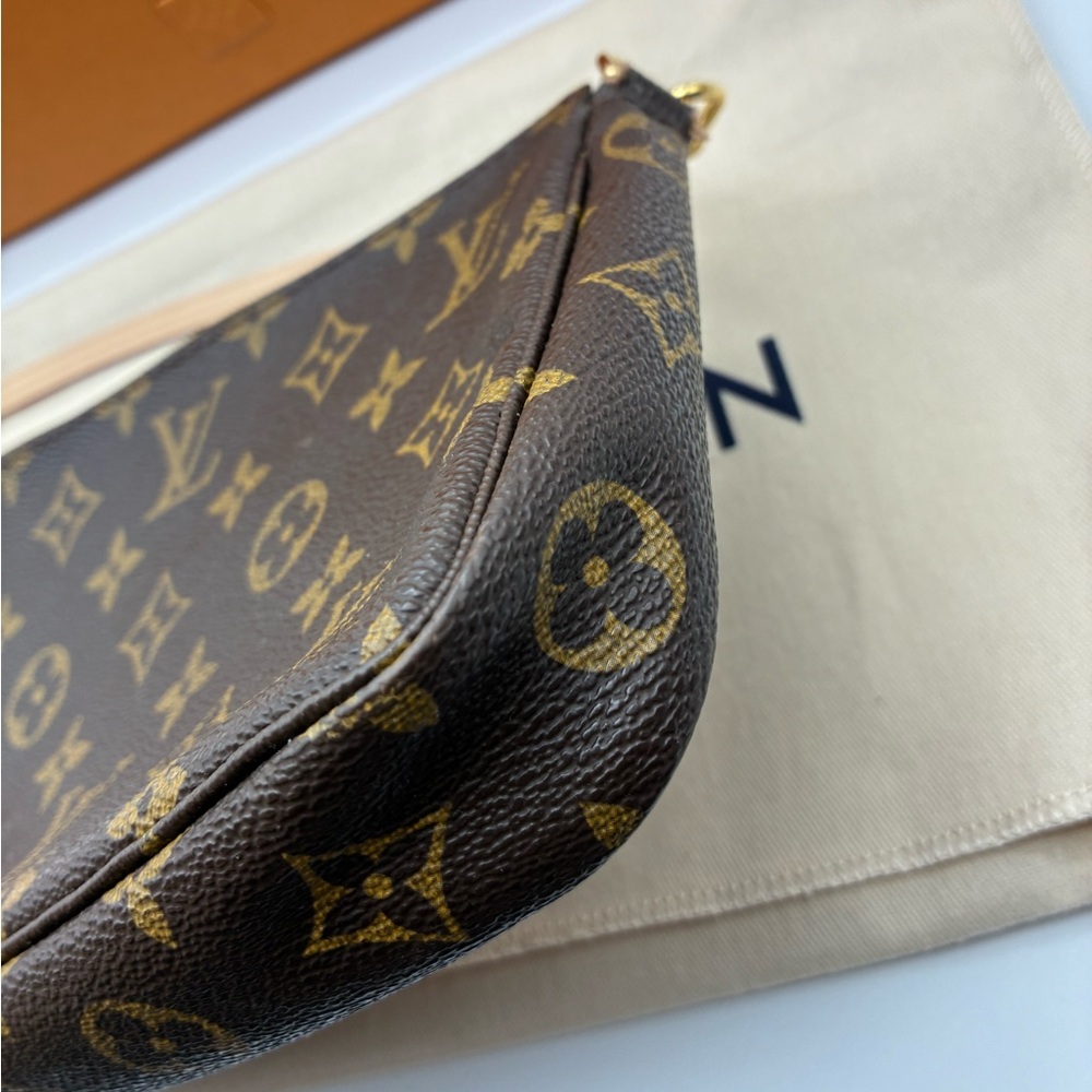 Louis Vuitton Monogram pochette bag with LV dust bag and box - Picture 10 of 10
